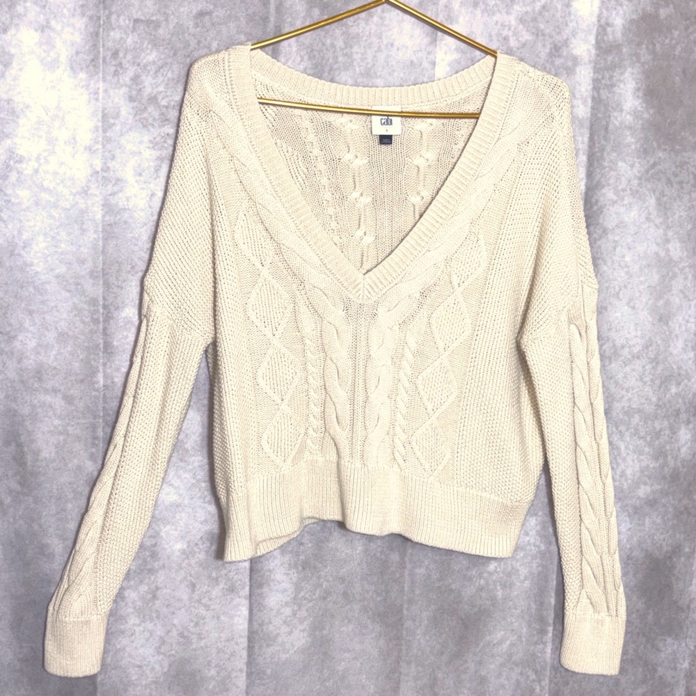 Cabi V-Neck Oversized Cable Knit Sweater Womens Small Beige Cozy Preppy